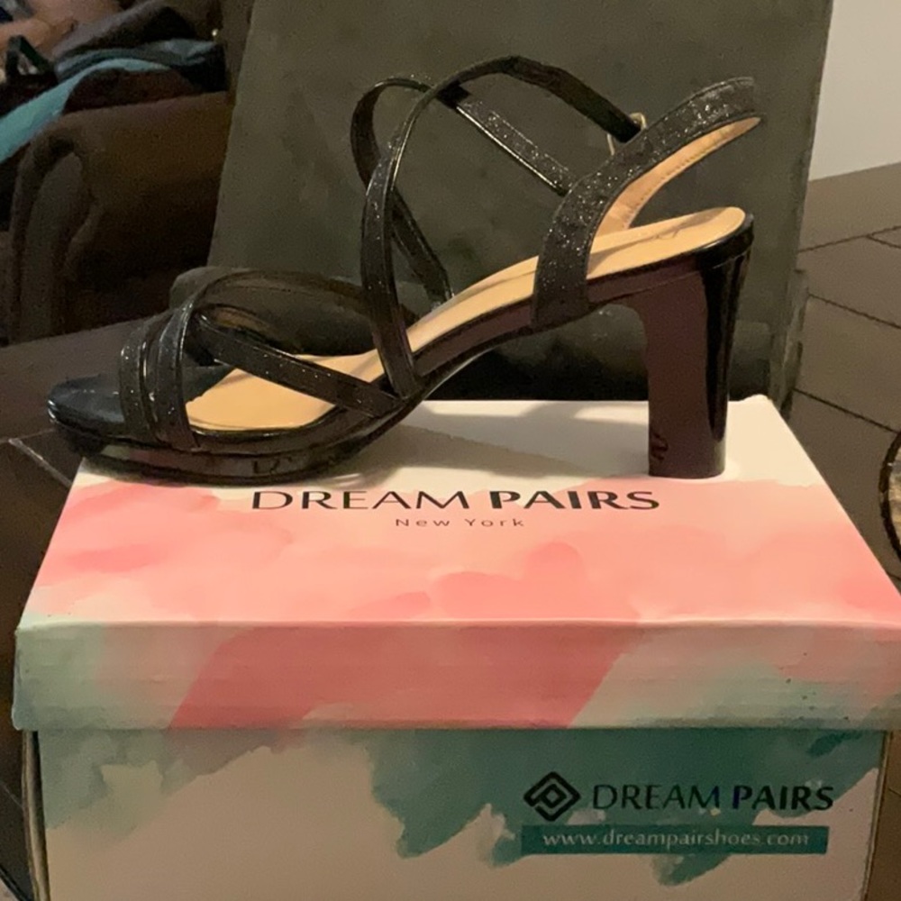 Black dream pairs heels